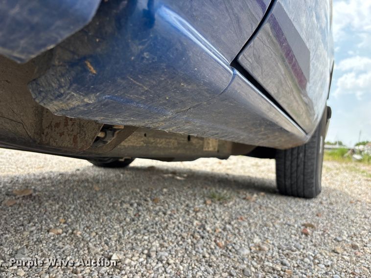 image for item FG0591 2004 Chevrolet Silverado pickup truck