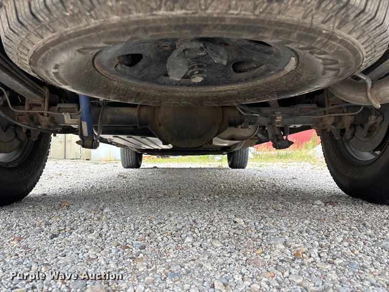 image for item FG0591 2004 Chevrolet Silverado pickup truck