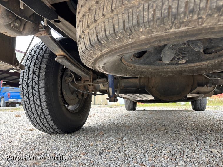 image for item FG0591 2004 Chevrolet Silverado pickup truck