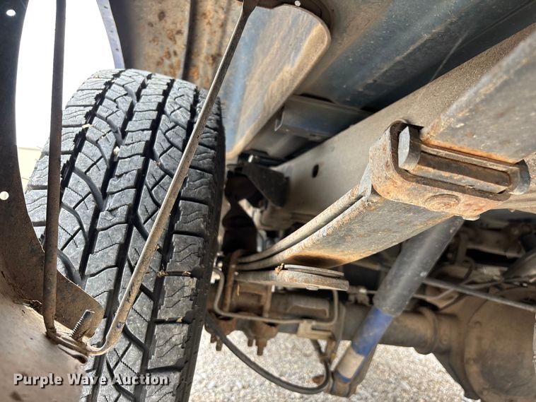 image for item FG0591 2004 Chevrolet Silverado pickup truck