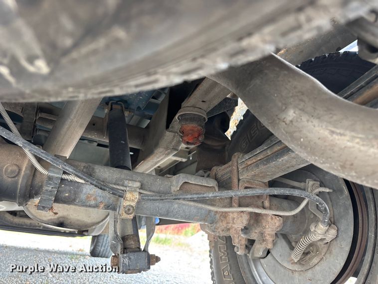 image for item FG0591 2004 Chevrolet Silverado pickup truck