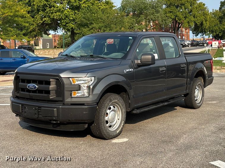 2016 Ford F150 XLT Crew Cab pickup truck