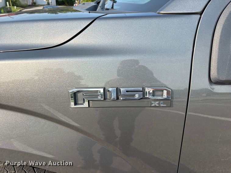 image for item FG0592 2016 Ford F150 XLT Crew Cab pickup truck