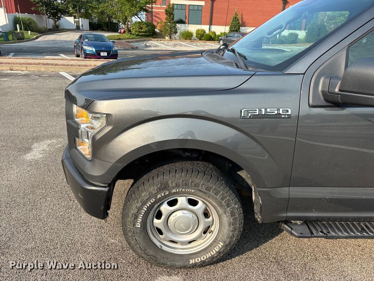image for item FG0592 2016 Ford F150 XLT Crew Cab pickup truck