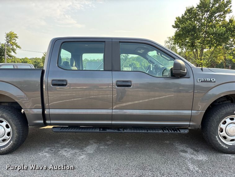 image for item FG0592 2016 Ford F150 XLT Crew Cab pickup truck
