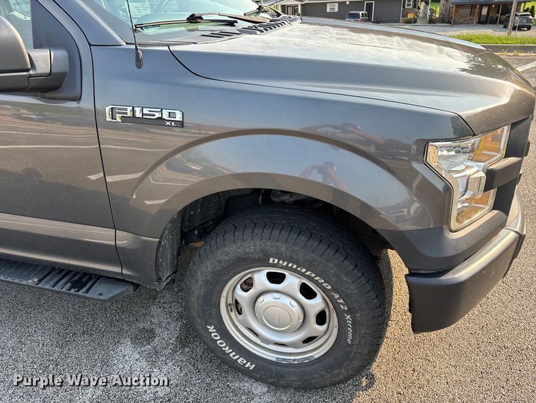 image for item FG0592 2016 Ford F150 XLT Crew Cab pickup truck