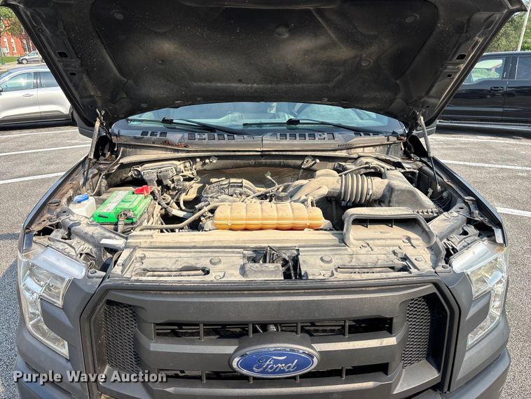 image for item FG0592 2016 Ford F150 XLT Crew Cab pickup truck