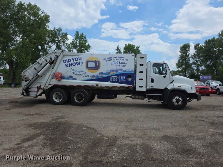 image for item FH6153 2017 Freightliner 114SD refuse truck