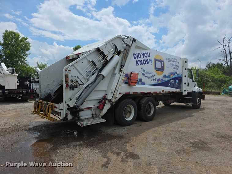 image for item FH6153 2017 Freightliner 114SD refuse truck
