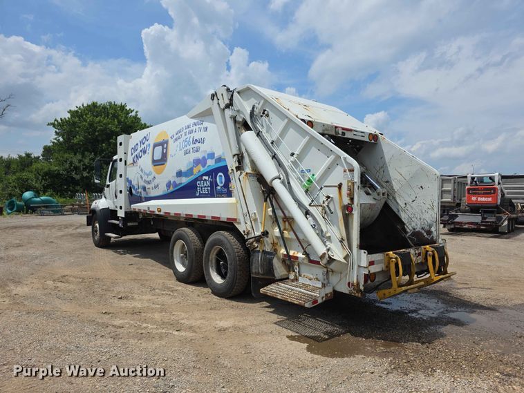 image for item FH6153 2017 Freightliner 114SD refuse truck