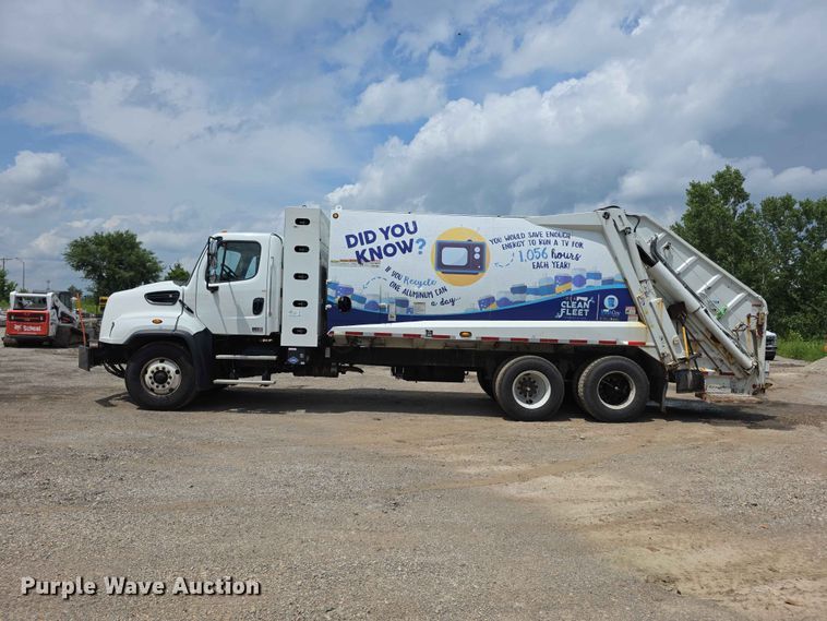 image for item FH6153 2017 Freightliner 114SD refuse truck
