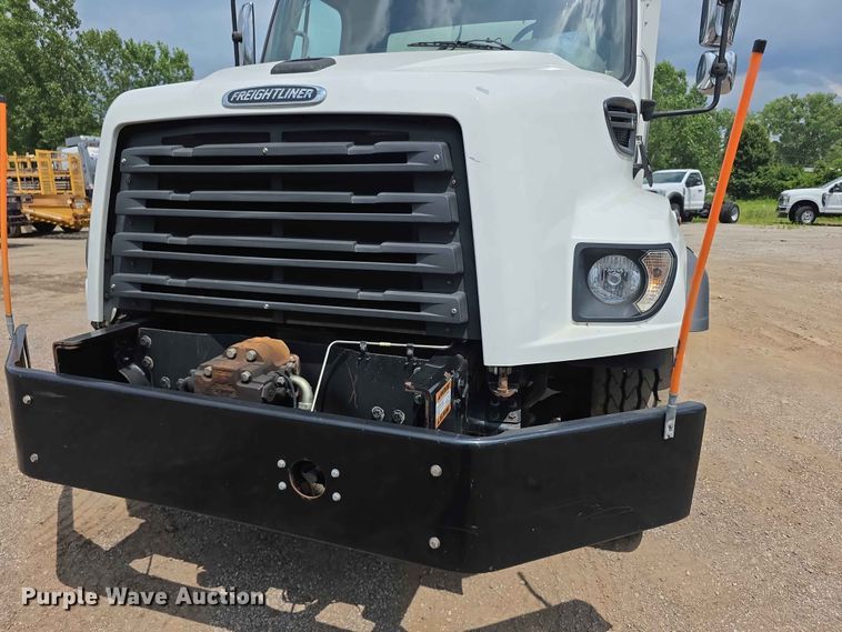 image for item FH6153 2017 Freightliner 114SD refuse truck