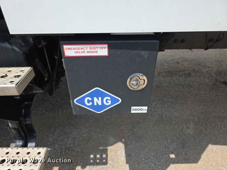 image for item FH6153 2017 Freightliner 114SD refuse truck