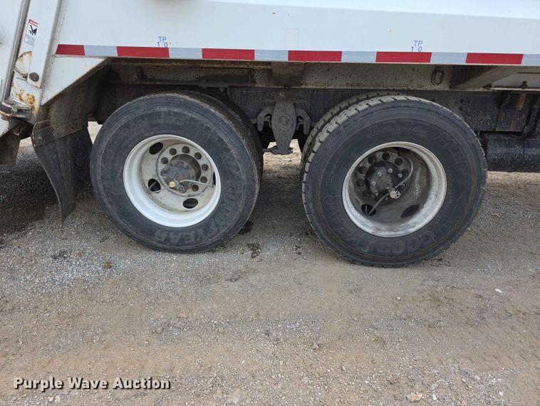 image for item FH6153 2017 Freightliner 114SD refuse truck