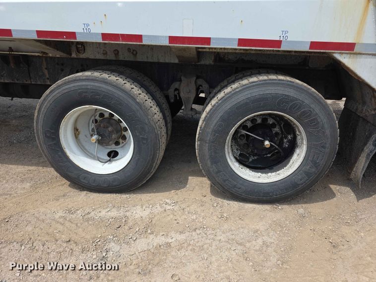 image for item FH6153 2017 Freightliner 114SD refuse truck