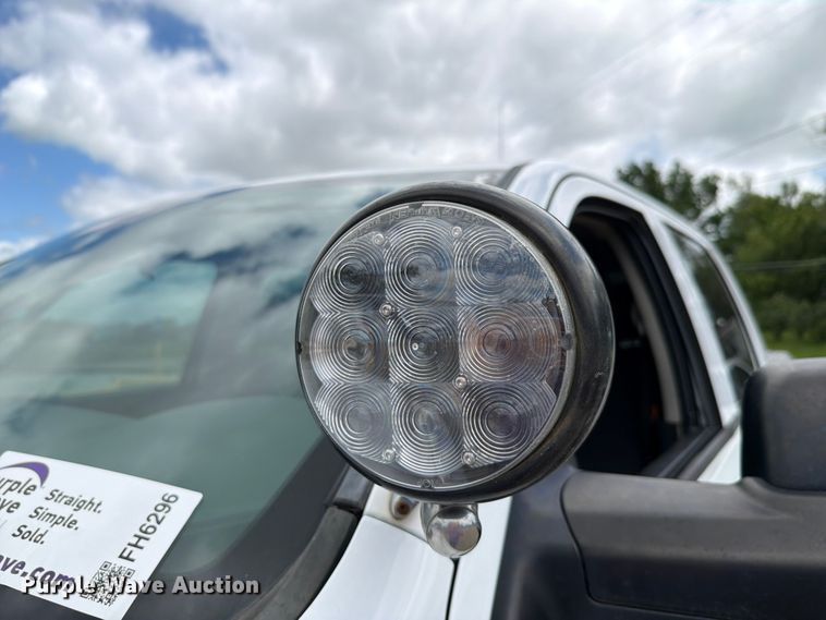 image for item FH6296 2013 RAM 1500 Crew Cab pickup truck