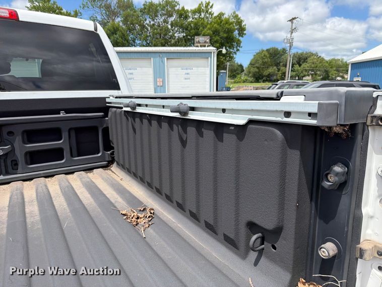 image for item FH6296 2013 RAM 1500 Crew Cab pickup truck