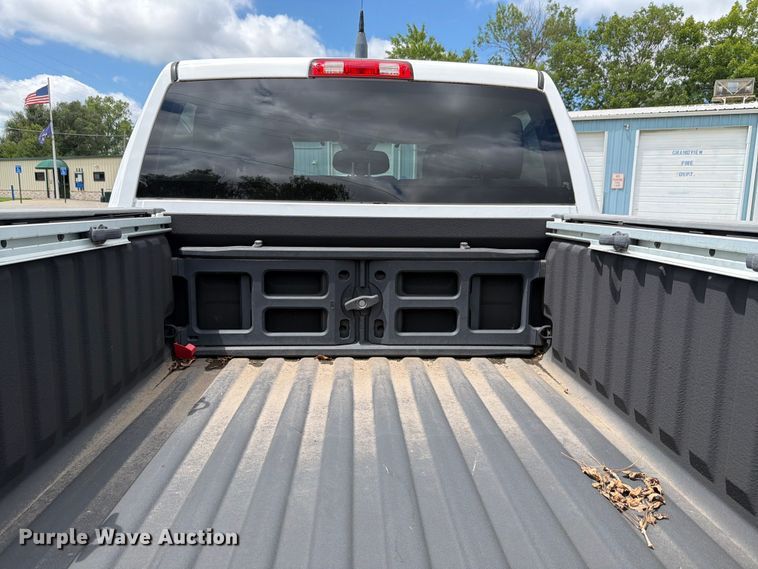 image for item FH6296 2013 RAM 1500 Crew Cab pickup truck
