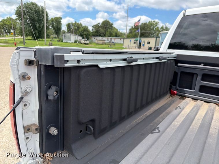 image for item FH6296 2013 RAM 1500 Crew Cab pickup truck