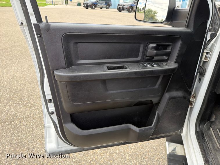 image for item FH6296 2013 RAM 1500 Crew Cab pickup truck