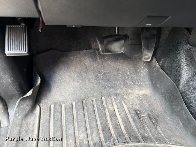 image for item FH6296 2013 RAM 1500 Crew Cab pickup truck