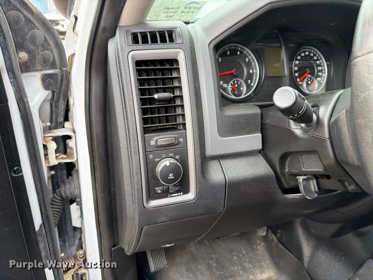 image for item FH6296 2013 RAM 1500 Crew Cab pickup truck