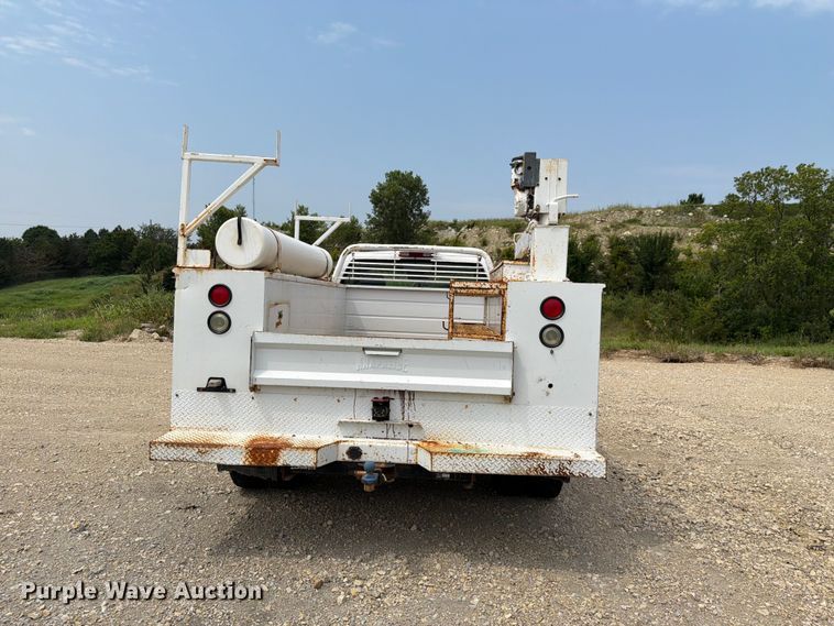 image for item FH6299 2005 Chevrolet Silverado 3500 utility bed pickup truck