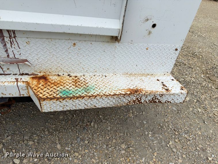 image for item FH6299 2005 Chevrolet Silverado 3500 utility bed pickup truck