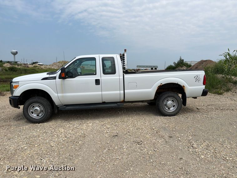 image for item FH6300 2013 Ford F250 Super Duty XL Ext. Cab pickup truck