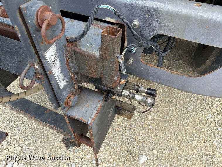 image for item FH6301 2012 International 7600 truck cab and chassis