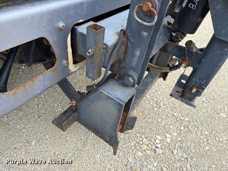 image for item FH6301 2012 International 7600 truck cab and chassis