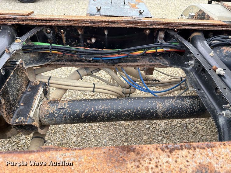 image for item FH6301 2012 International 7600 truck cab and chassis