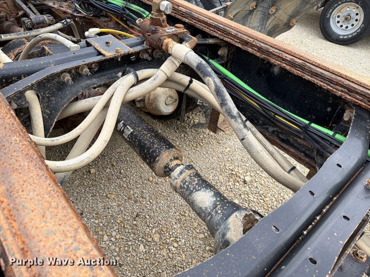 image for item FH6301 2012 International 7600 truck cab and chassis