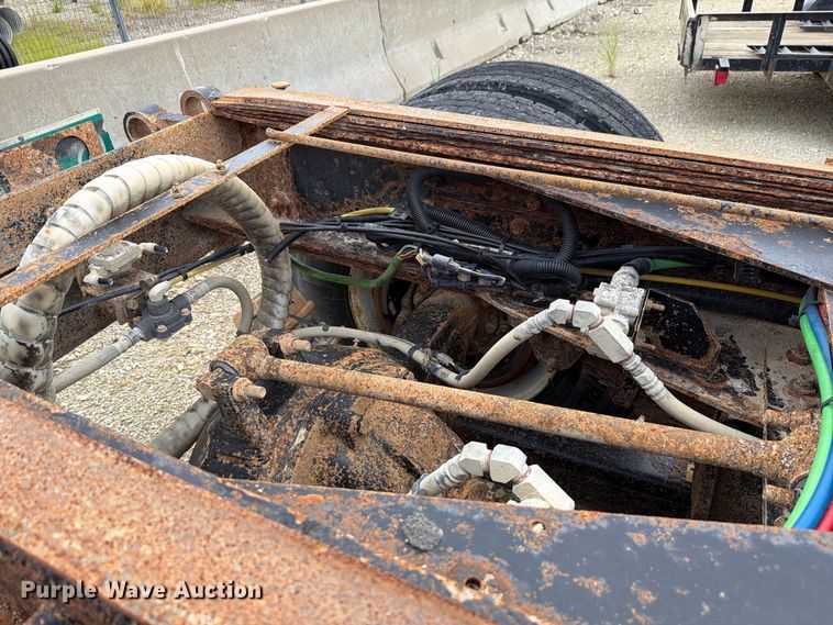 image for item FH6301 2012 International 7600 truck cab and chassis