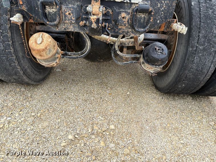 image for item FH6301 2012 International 7600 truck cab and chassis