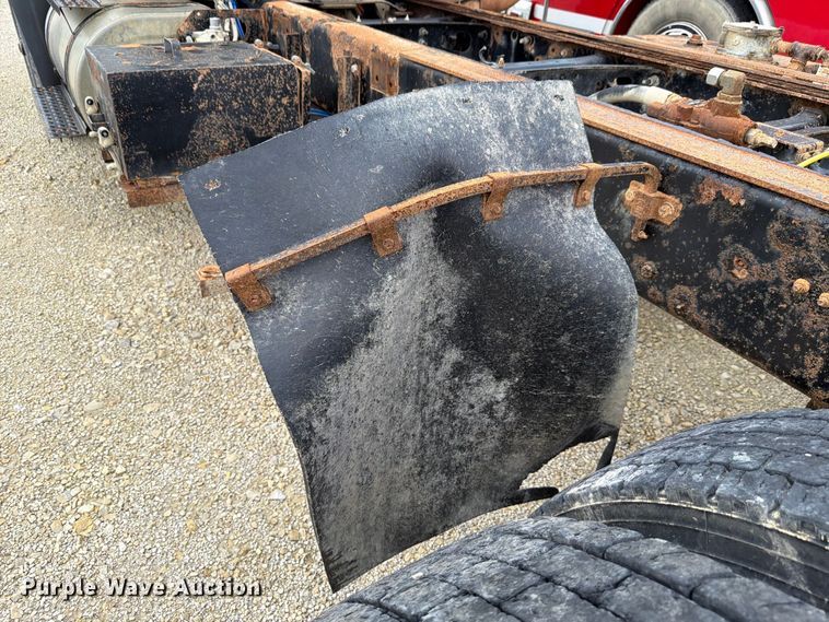image for item FH6301 2012 International 7600 truck cab and chassis