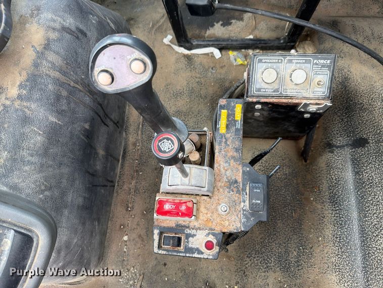 image for item FH6301 2012 International 7600 truck cab and chassis