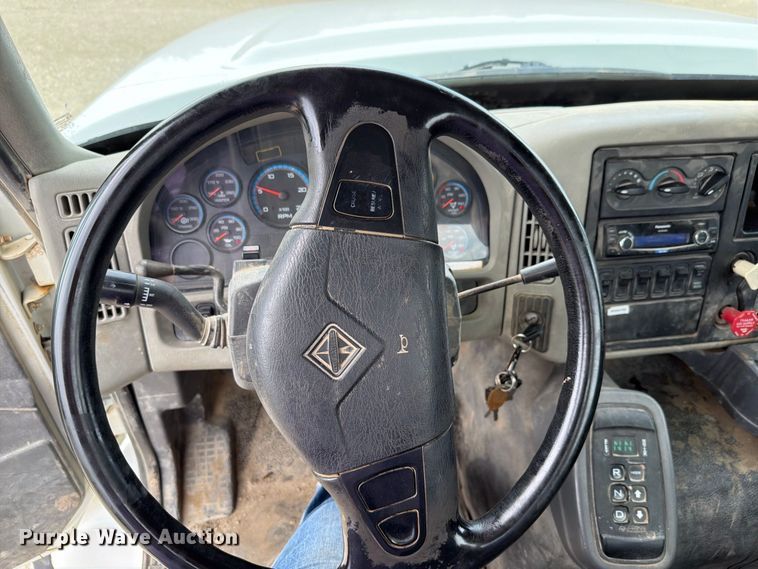 image for item FH6301 2012 International 7600 truck cab and chassis