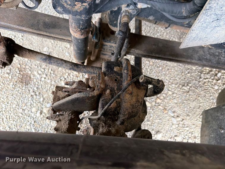 image for item FH6301 2012 International 7600 truck cab and chassis