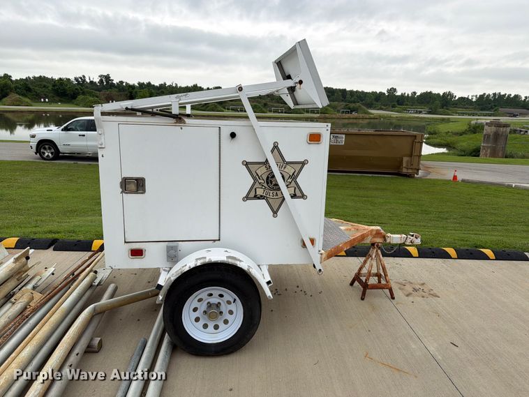 image for item FI0244 2000 Kustom Signals radar trailer