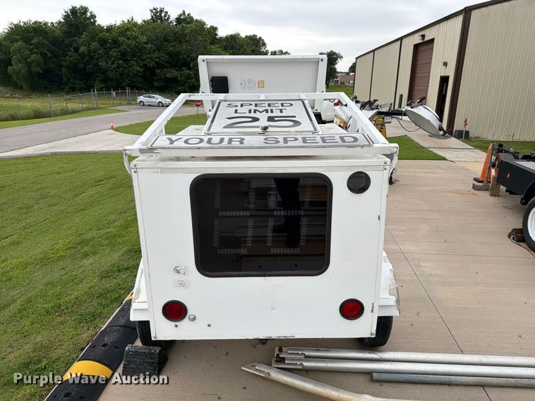 image for item FI0244 2000 Kustom Signals radar trailer