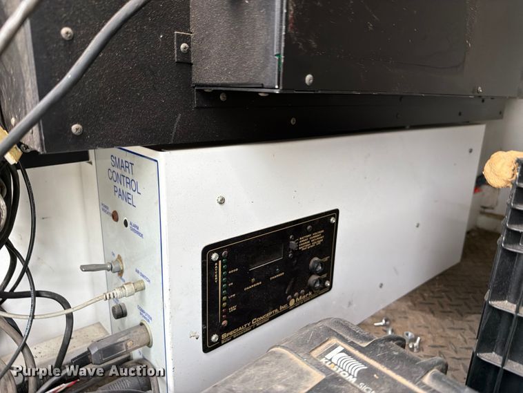 image for item FI0244 2000 Kustom Signals radar trailer