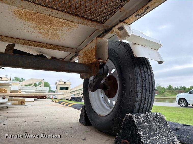image for item FI0244 2000 Kustom Signals radar trailer