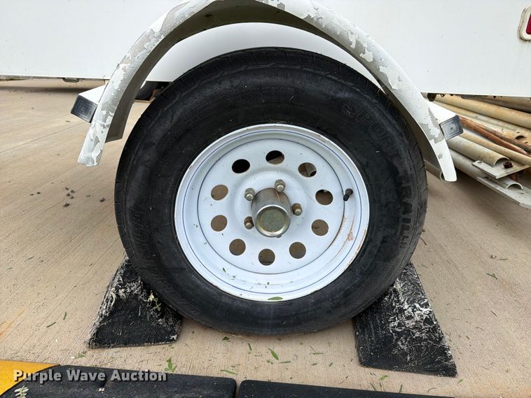 image for item FI0244 2000 Kustom Signals radar trailer