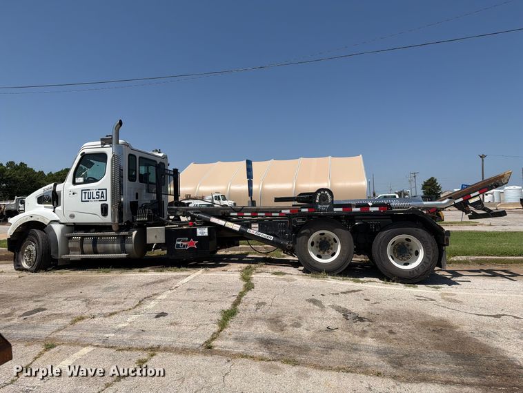 image for item FI0298 2025 Western Star 47X Chassis roll-off container truck