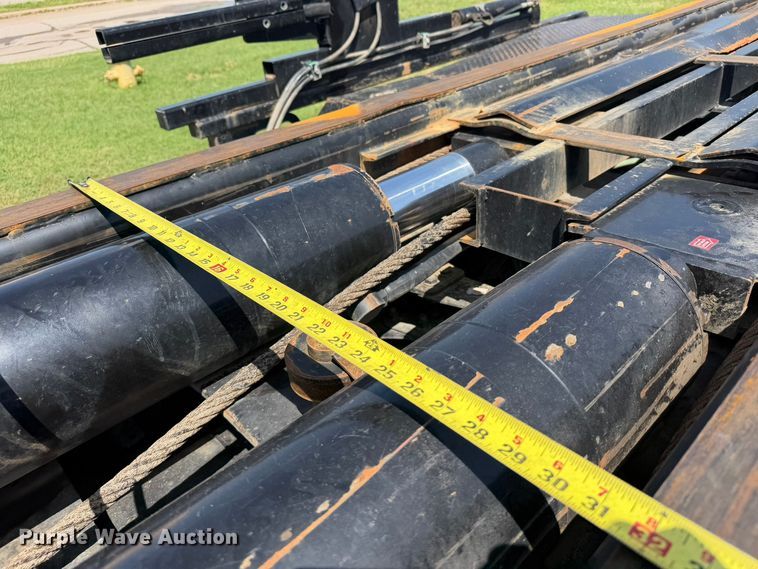 image for item FI0298 2025 Western Star 47X Chassis roll-off container truck