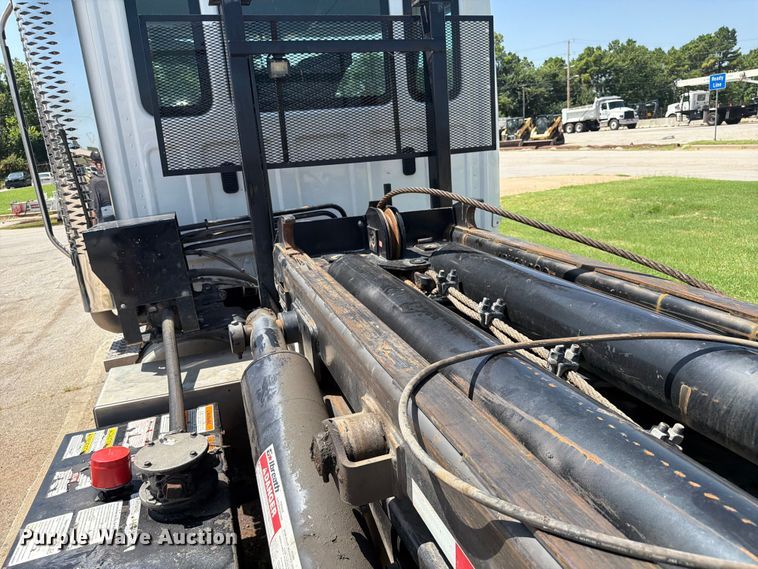 image for item FI0298 2025 Western Star 47X Chassis roll-off container truck