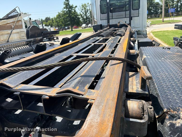 image for item FI0298 2025 Western Star 47X Chassis roll-off container truck