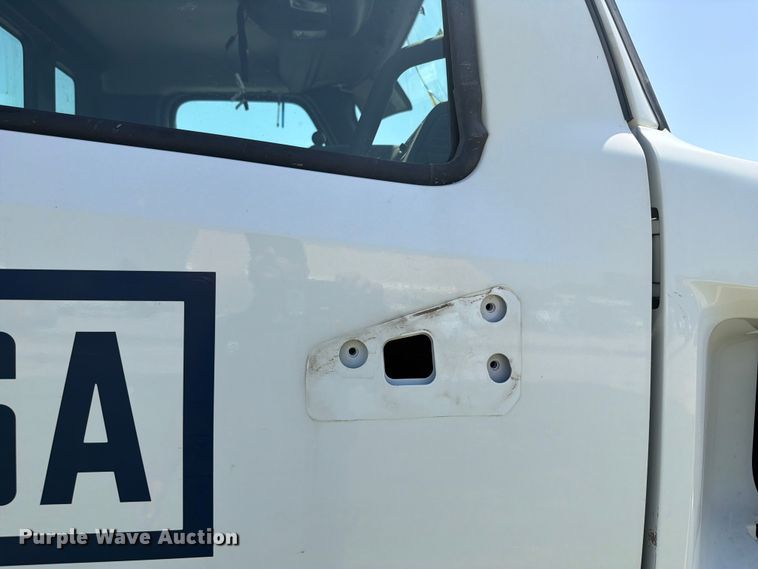 image for item FI0298 2025 Western Star 47X Chassis roll-off container truck