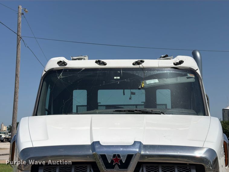 image for item FI0298 2025 Western Star 47X Chassis roll-off container truck